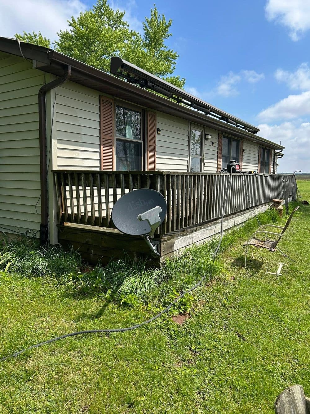 Gallery photos for Warrensburg Porch Pressure Wash Goes From Eyesore to Brand New: Image #6