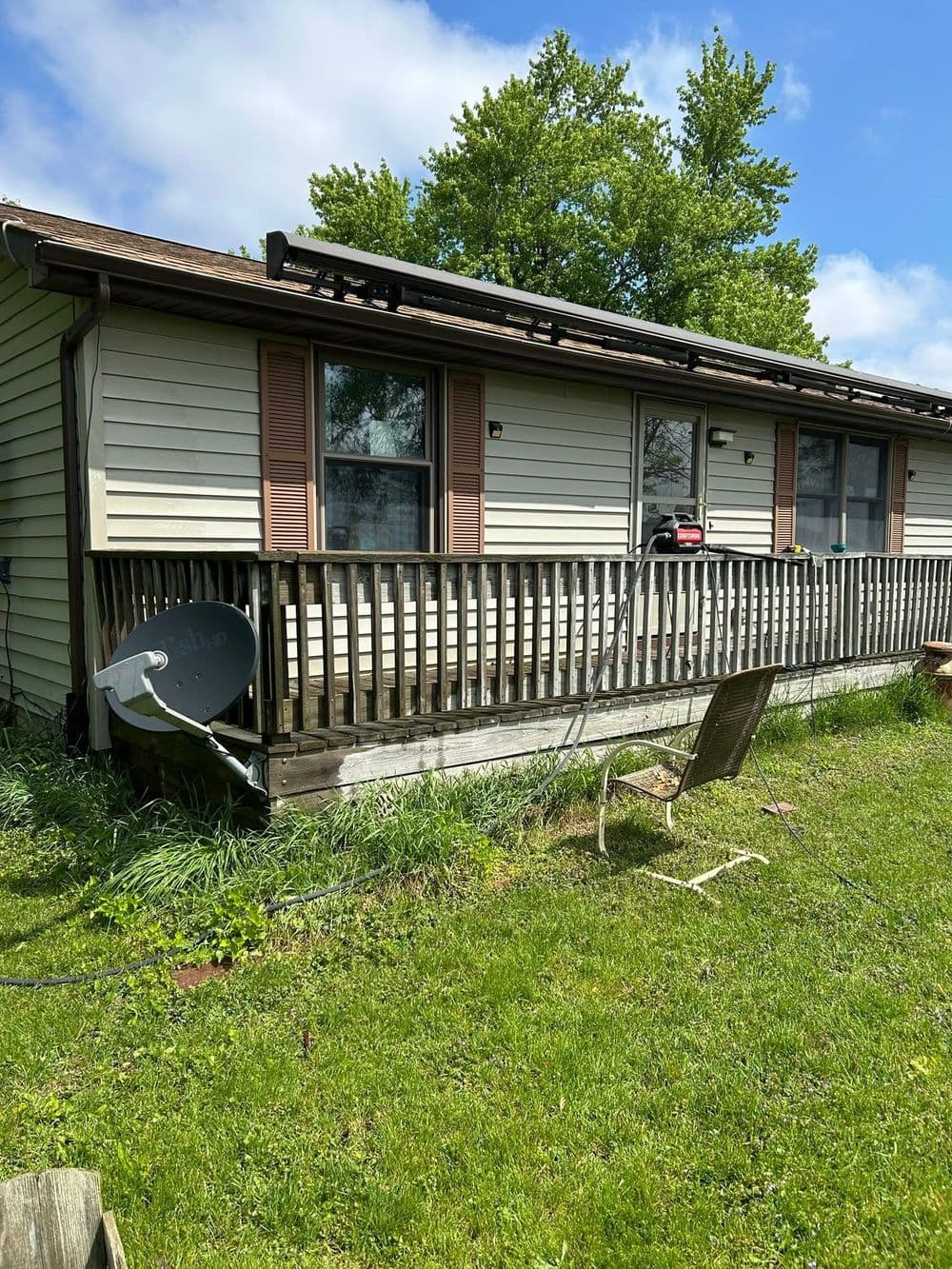 Gallery photos for Warrensburg Porch Pressure Wash Goes From Eyesore to Brand New: Image #3